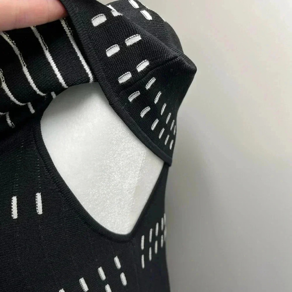 Ever New Melbourne Off the Shoulder Bodycon Dress - Picture 4 of 11